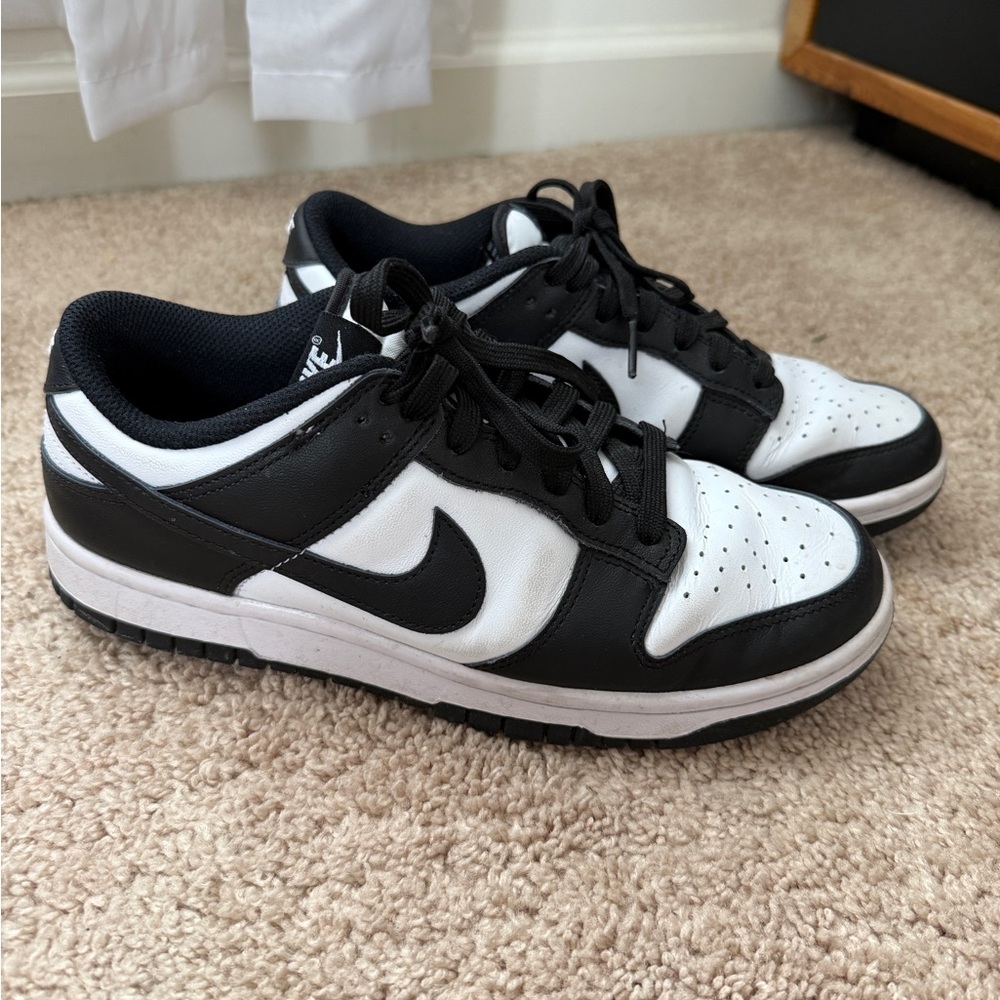 Nike Panda Dunks - Picture 3 of 6